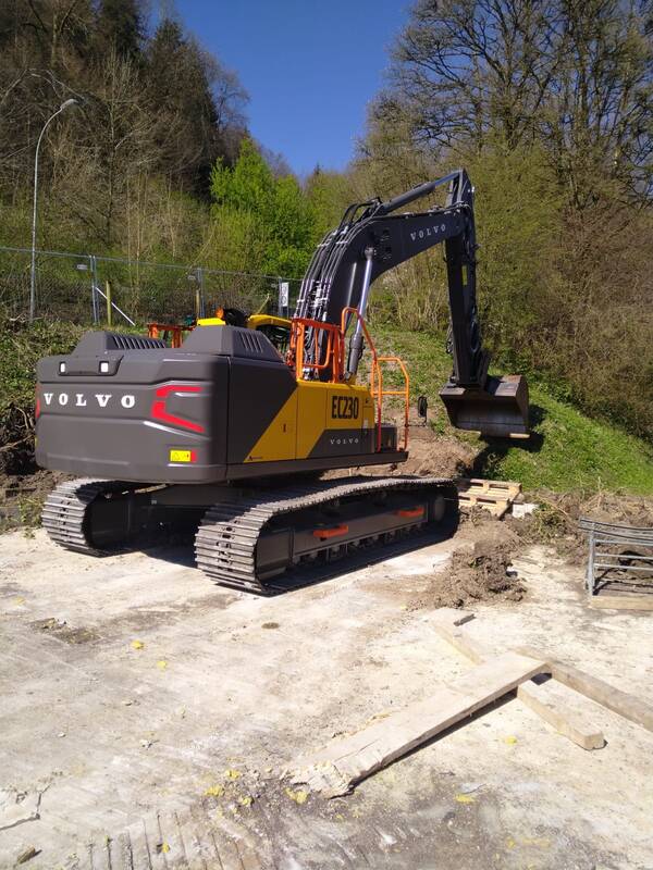 Volvo EC230 1